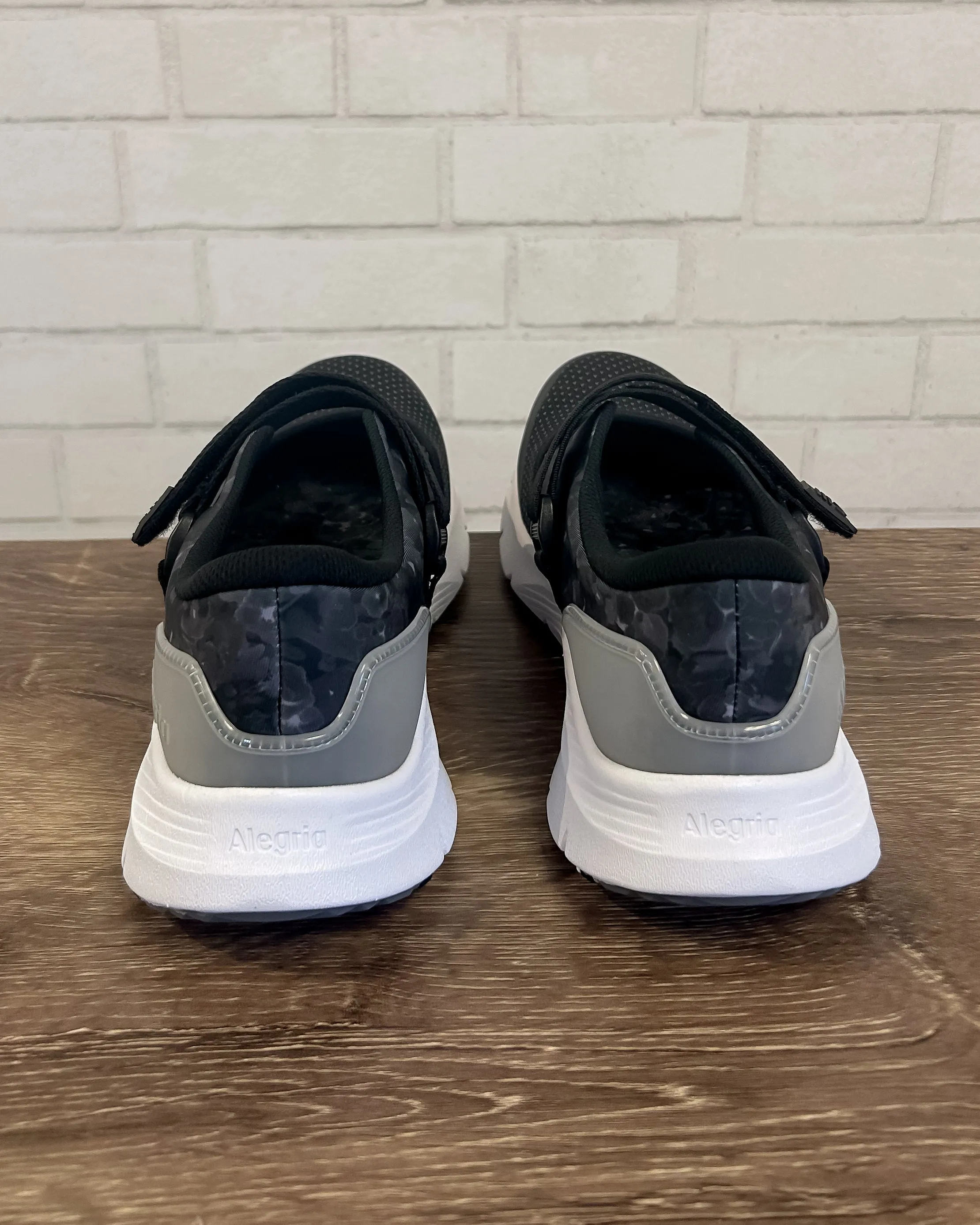 Atlis | Black