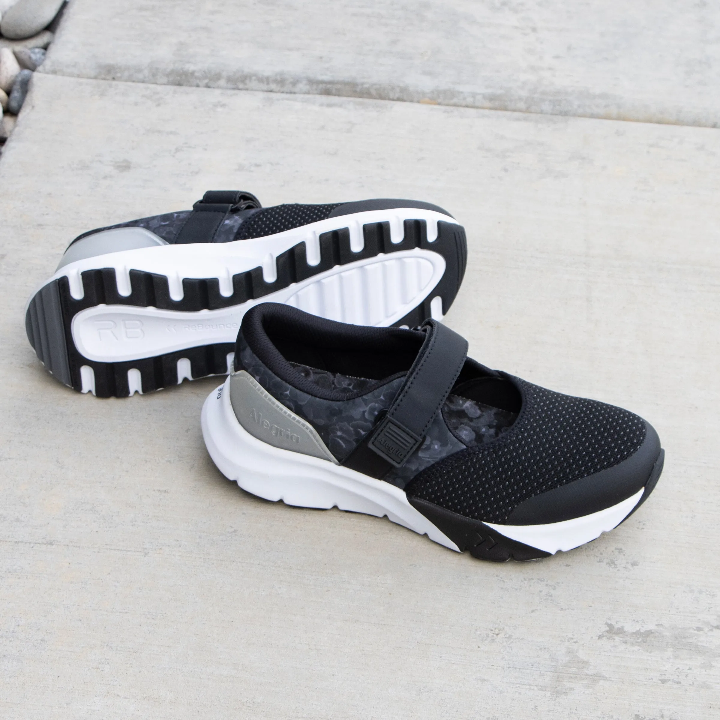 Atlis | Black