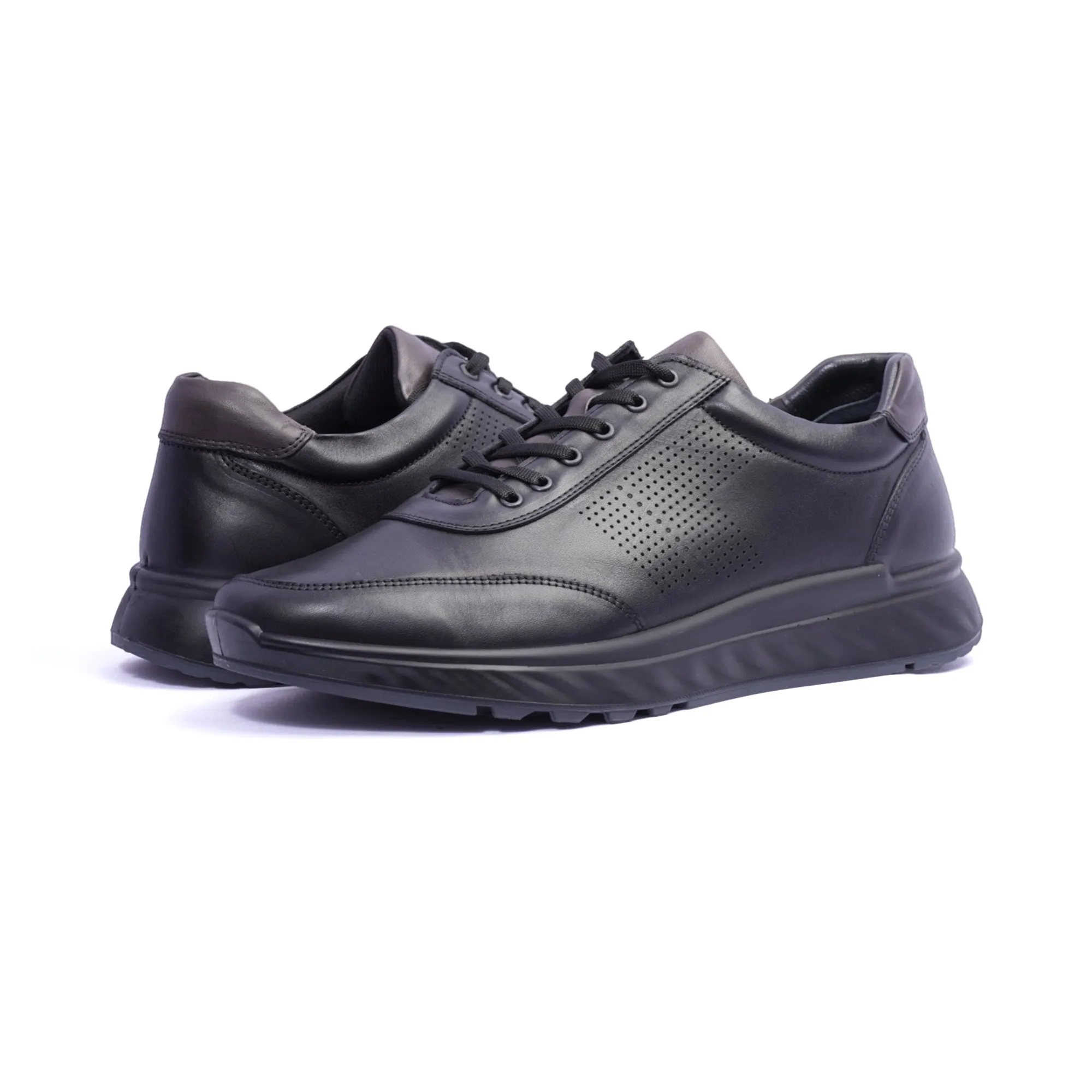 Comfort Plus Classic Pair Lace-Up Sneakers Black