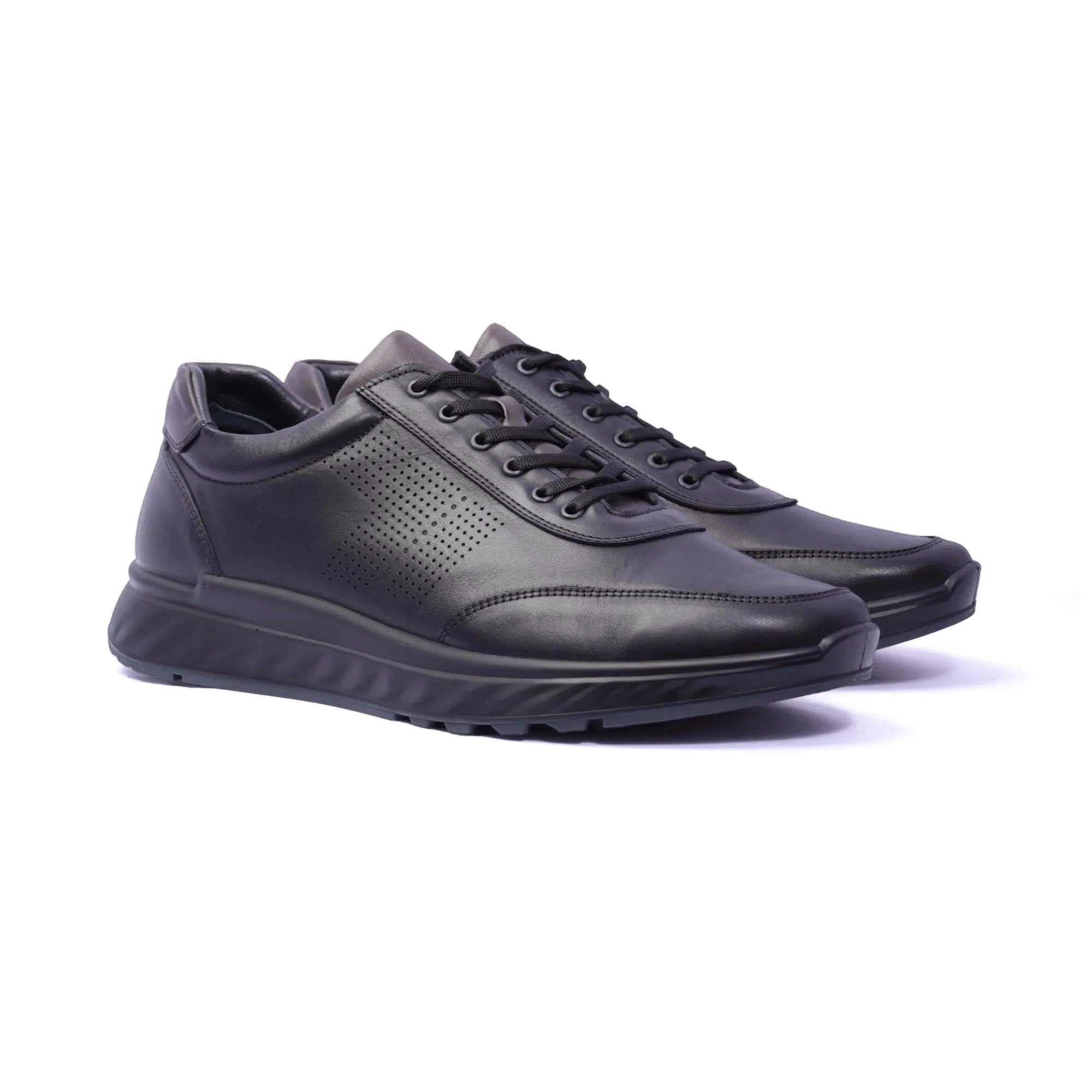 Comfort Plus Classic Pair Lace-Up Sneakers Black