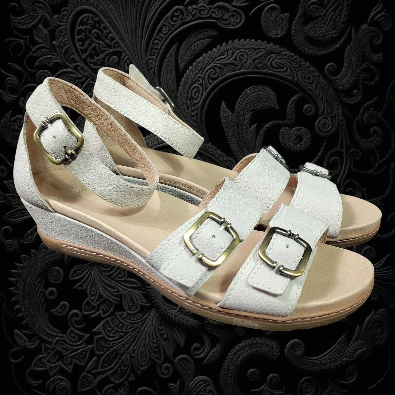 Dansko Astrid Sandals White Ivory Wedge Shoes Nubuck Leather Comfort Heel Size 38