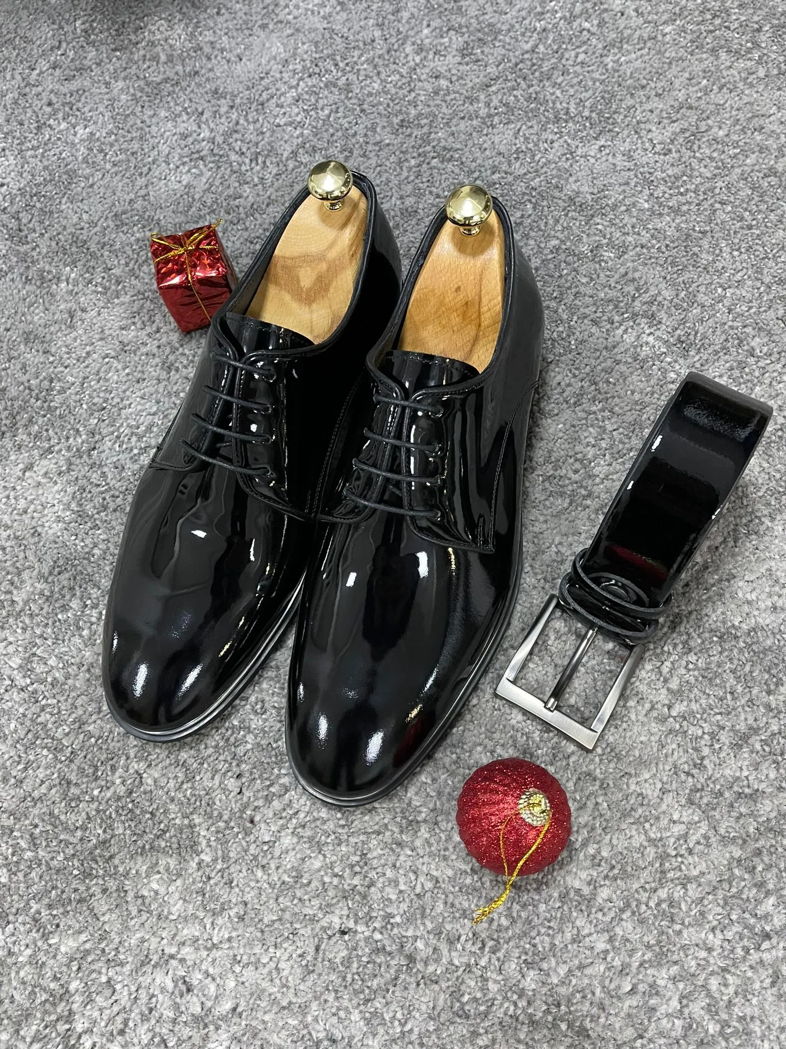 Darwin Black Classic Shoes