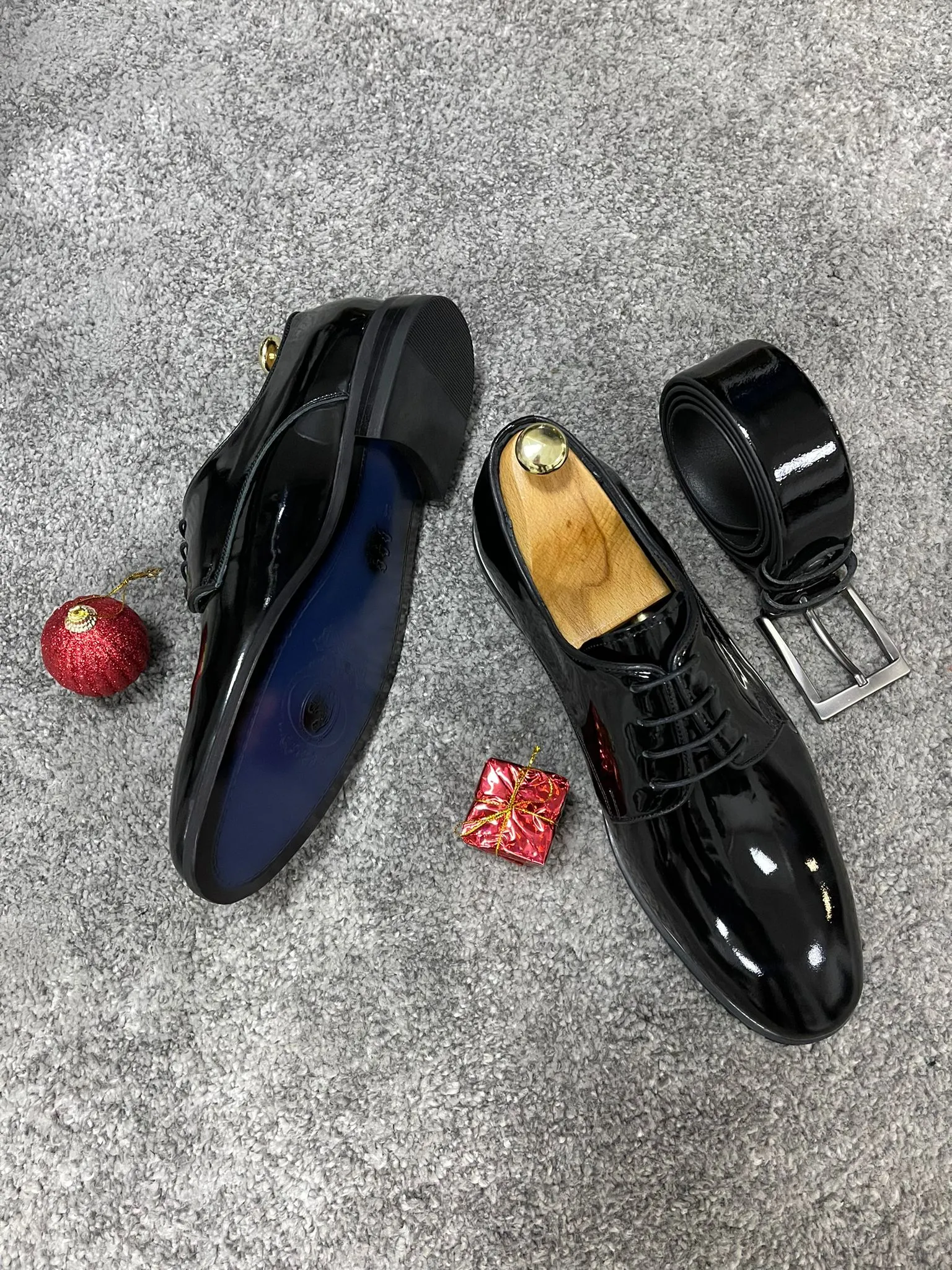 Darwin Black Classic Shoes