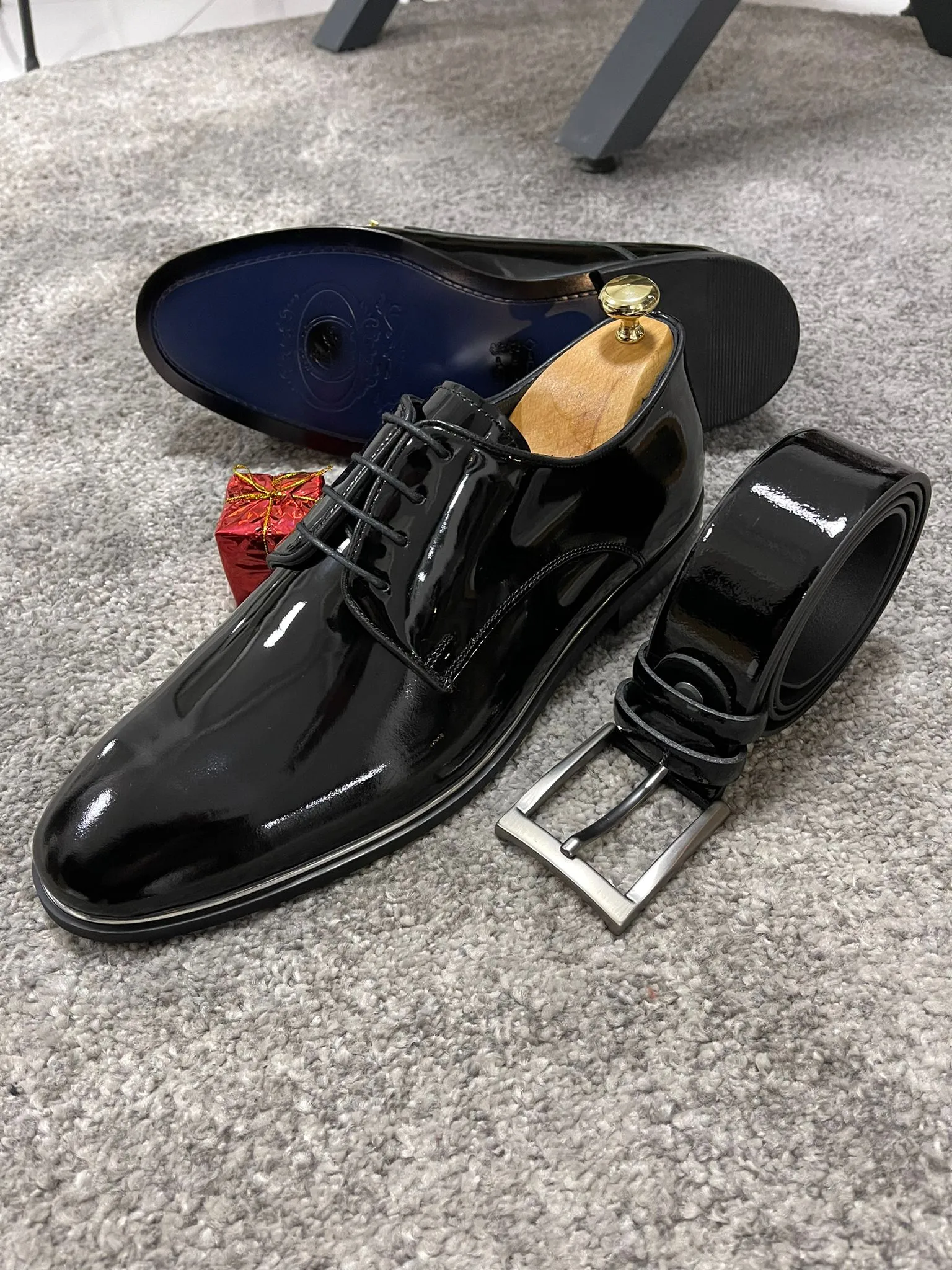 Darwin Black Classic Shoes