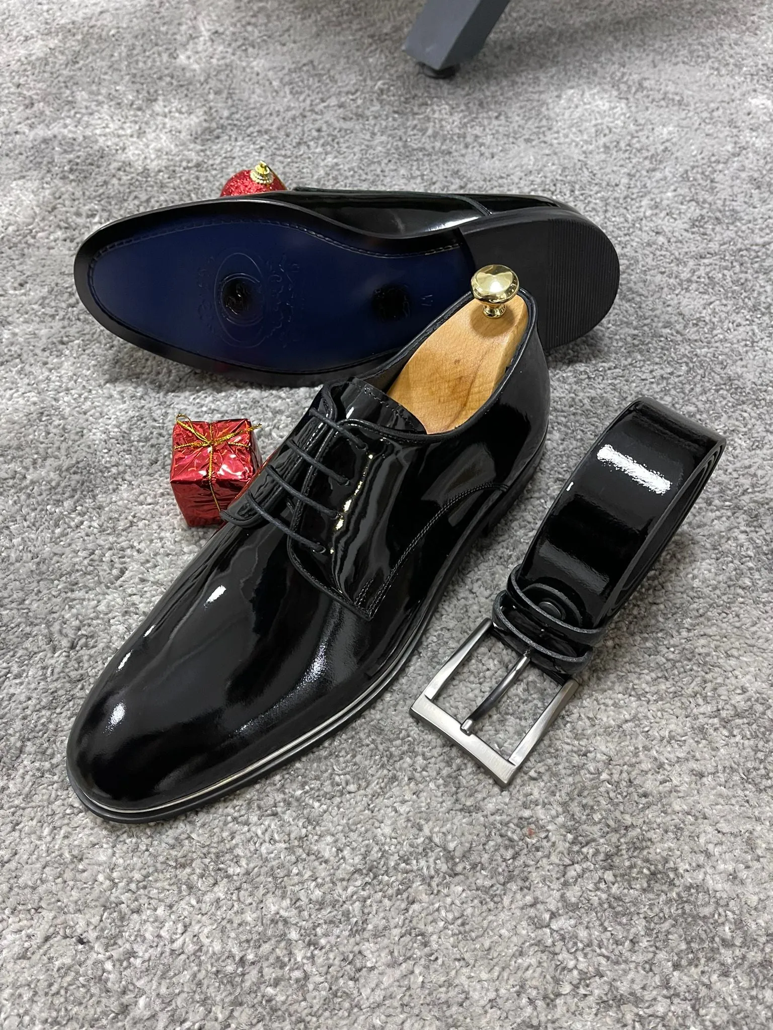 Darwin Black Classic Shoes