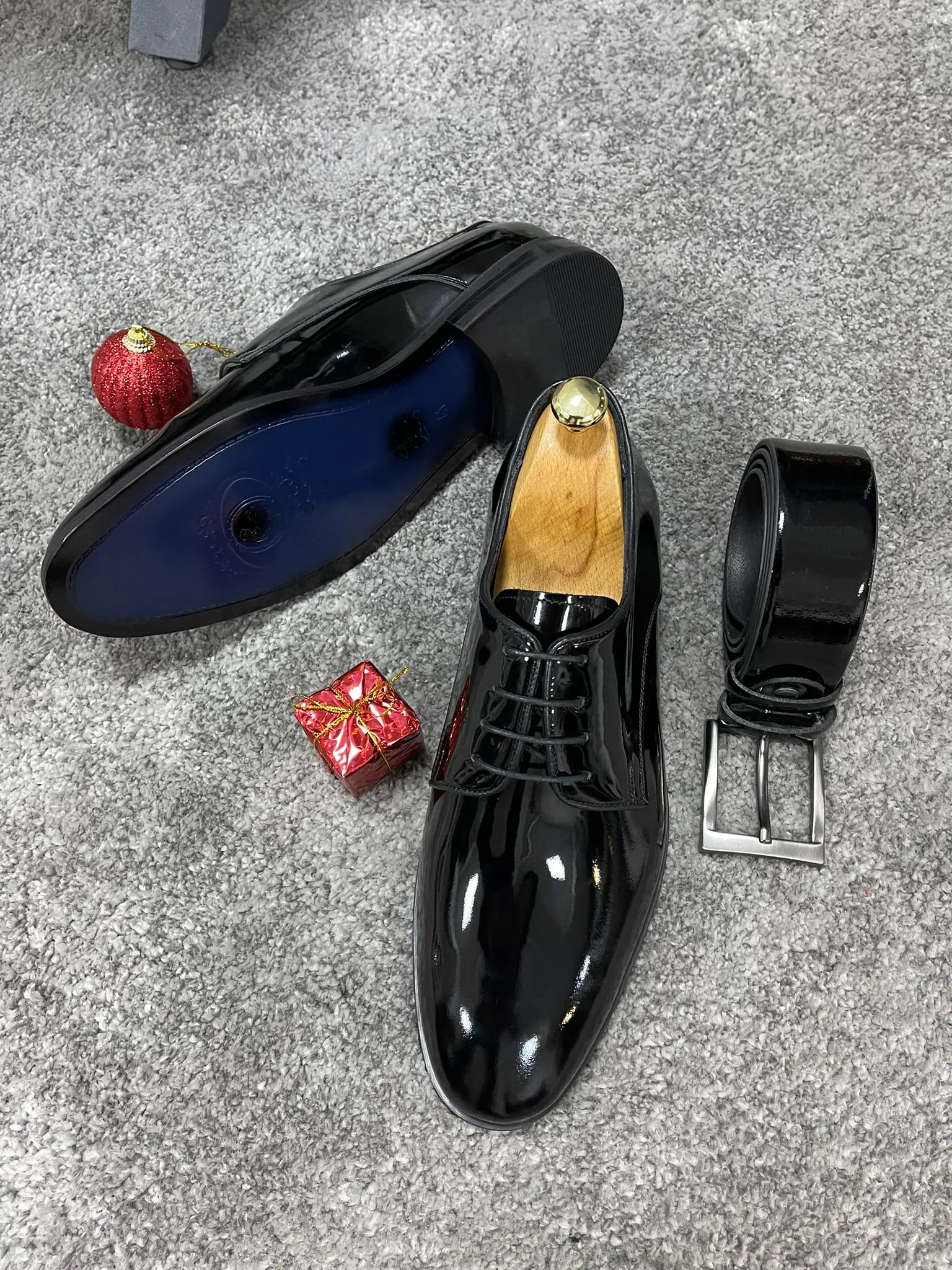 Darwin Black Classic Shoes