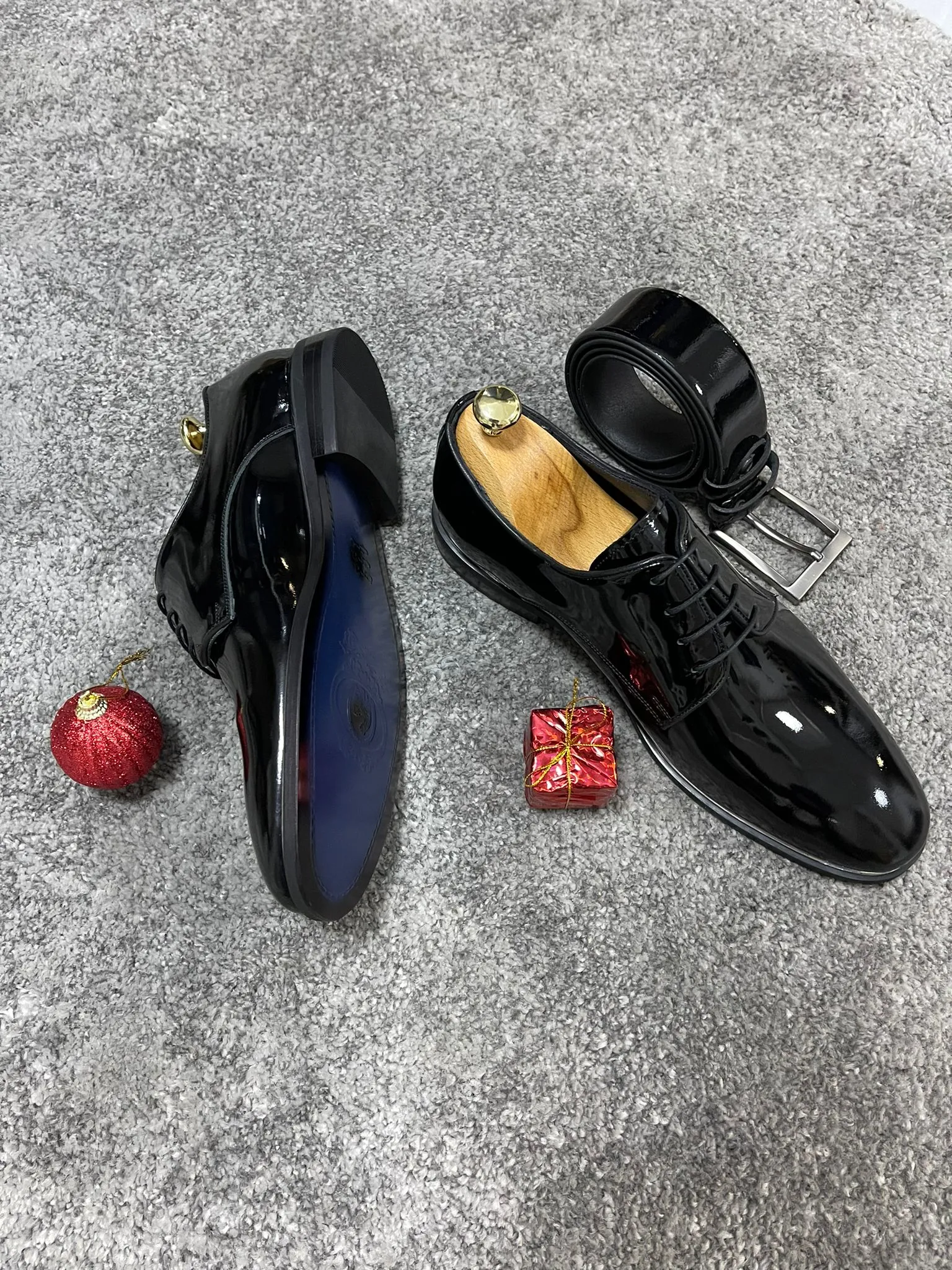 Darwin Black Classic Shoes