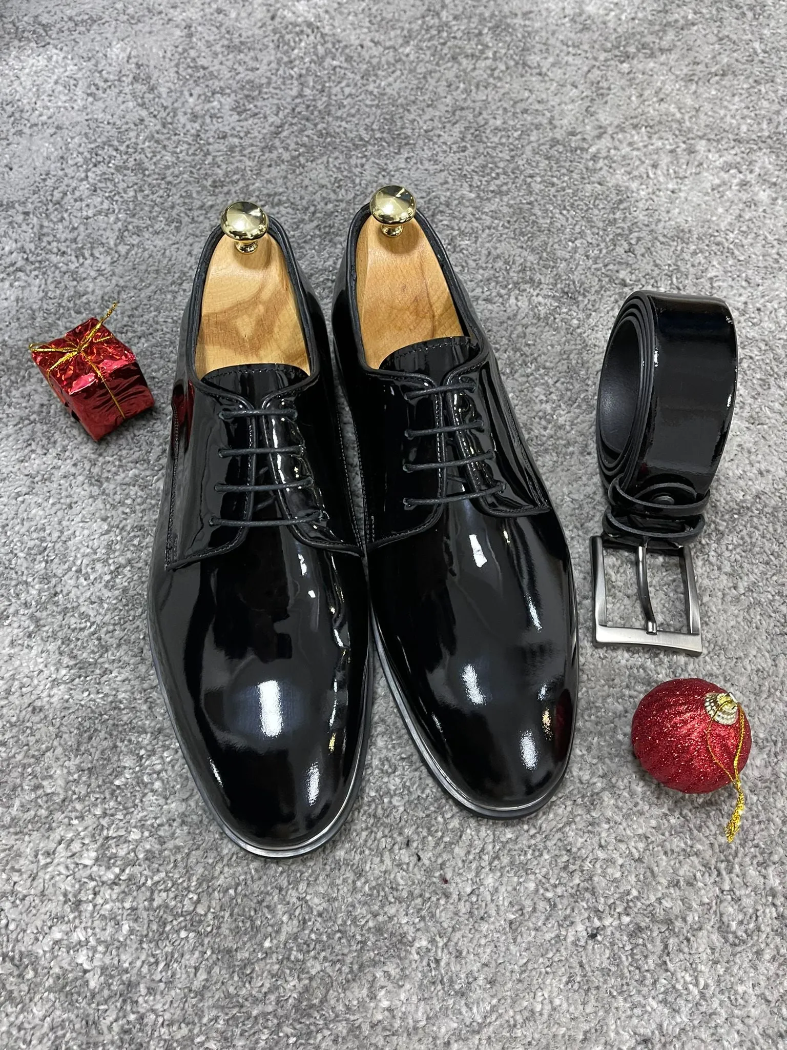 Darwin Black Classic Shoes