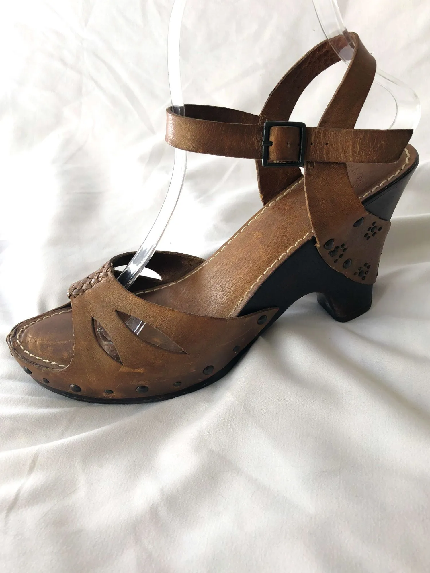 Frye Size 7.5 Brown Leather Studded Sandals