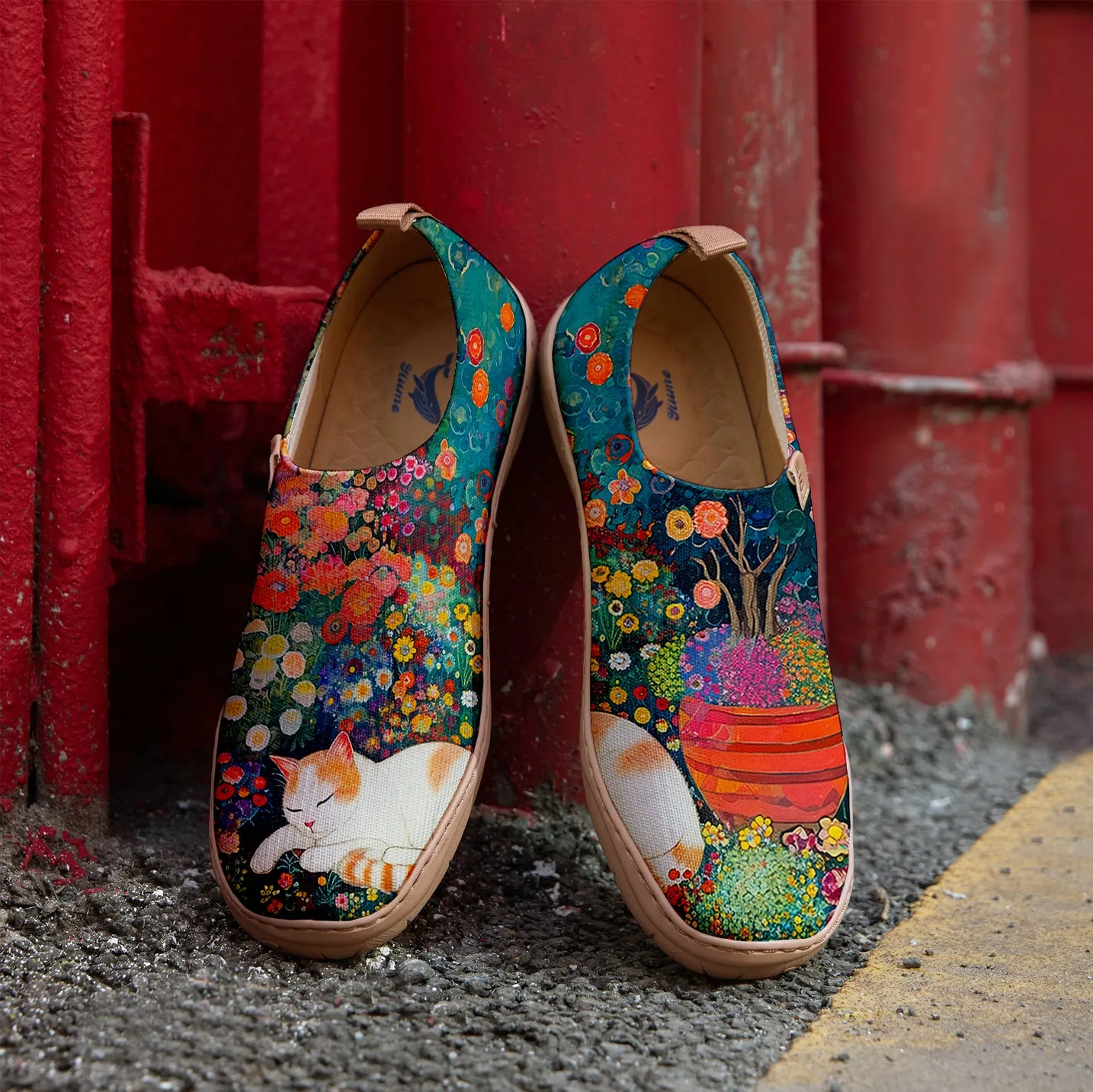 Yiume Women's Art Slip-On Shoes Comfortable Breathable Knit Casual Footwear,Purring Petals